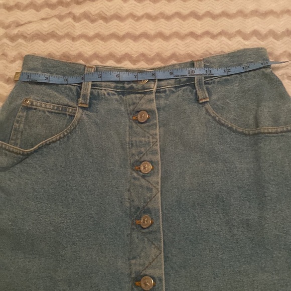 Short denim skirt. Juniors size 9/10. See pics for dimensions. - Picture 3 of 5